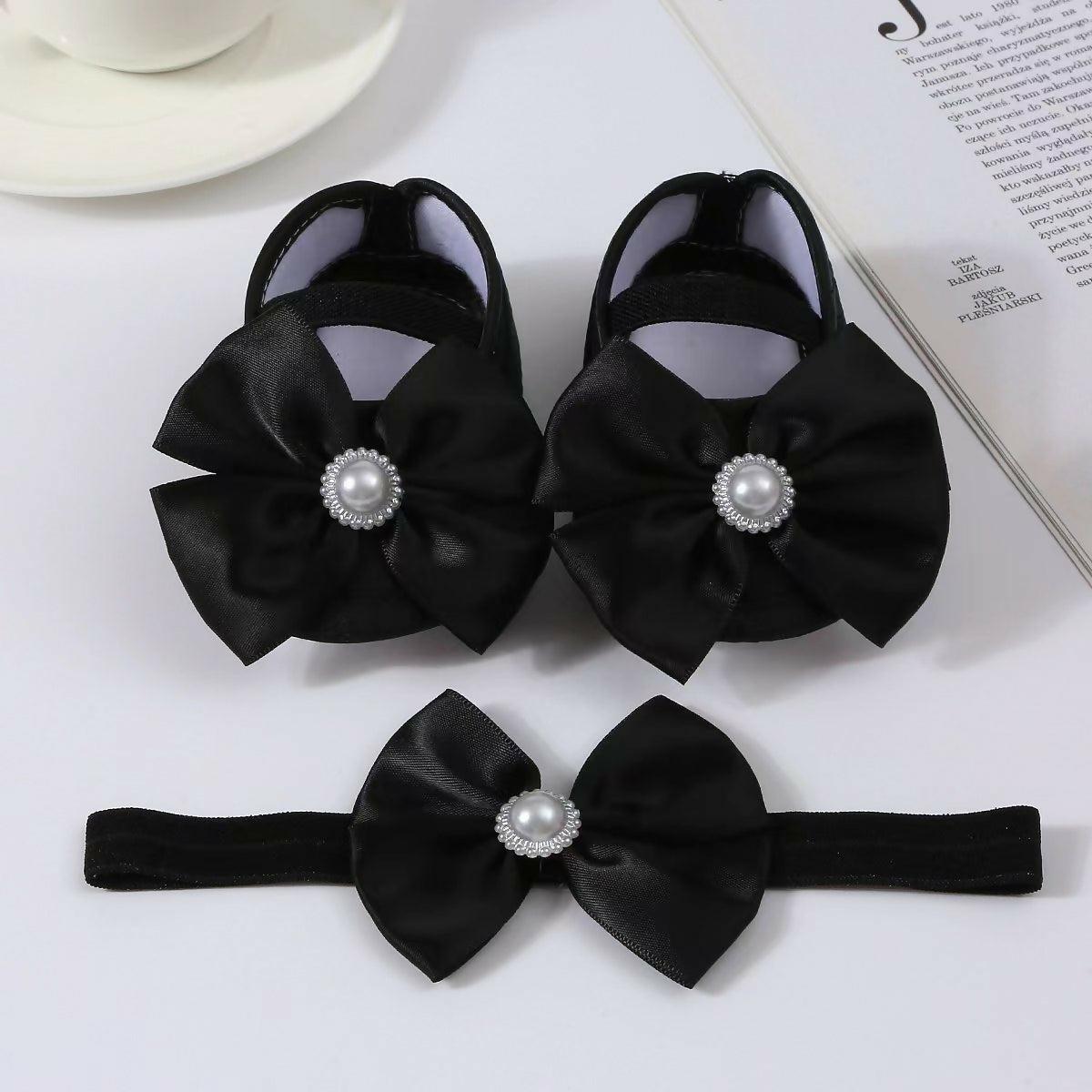 Comfortable and Stylish Baby Shoes for 0-12 Month Baby.

Original China baby shoes are presented for your baby child.
These shoes are very comfortable and stylish.
You bought these shoes for any party & marriage program.
So you can match these shoes with 